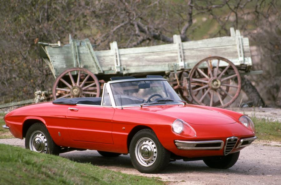  Alfa Romeo Spider 1600 Duetto (105) 1966 года  (фото 13 из 41)